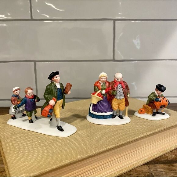 Dept 56 Sleepy Hollow Set Heritage Village Figurines Villagers #5956-0 - Picture 1 of 10